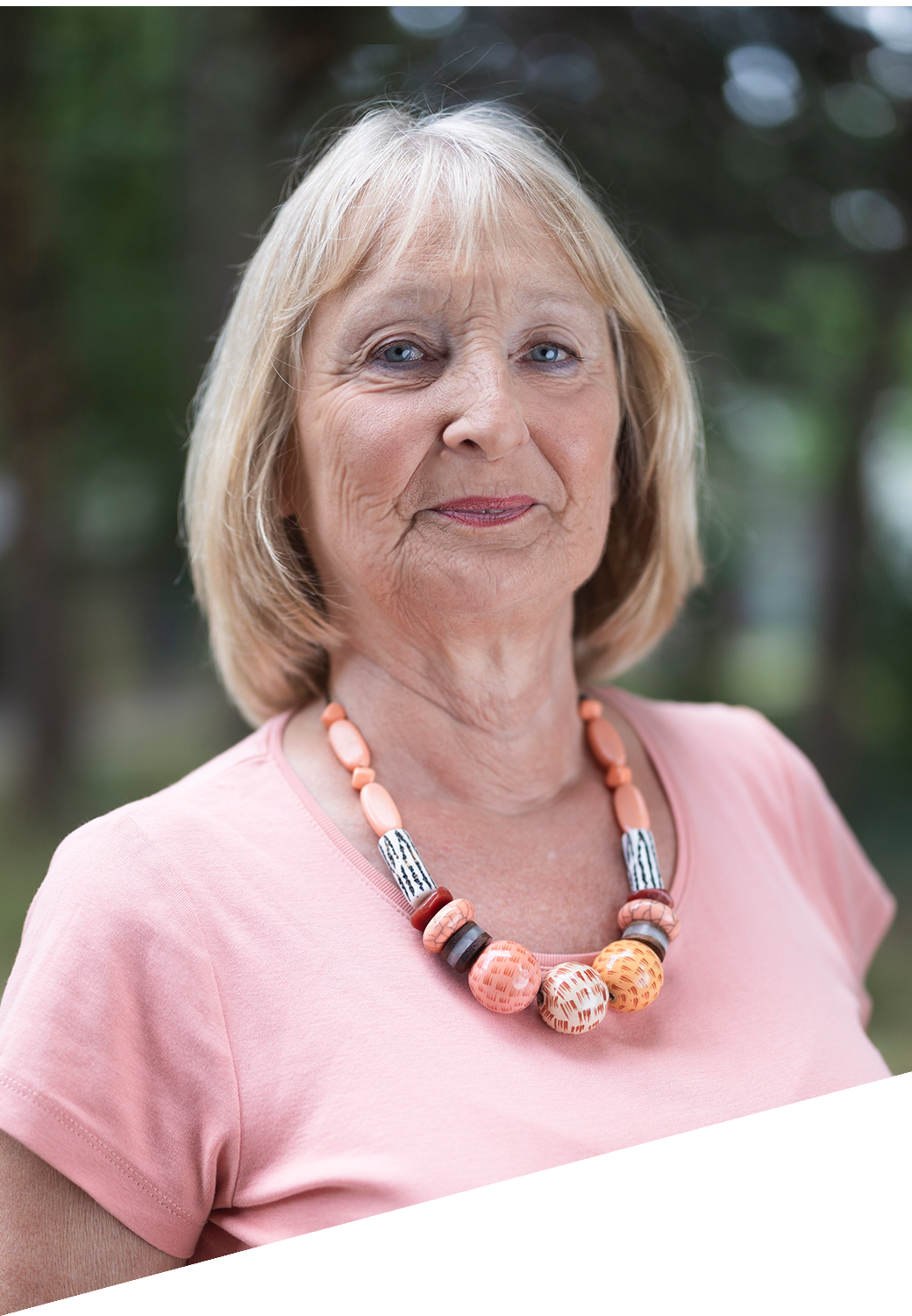 Angela Bankert schaut in die Kamera